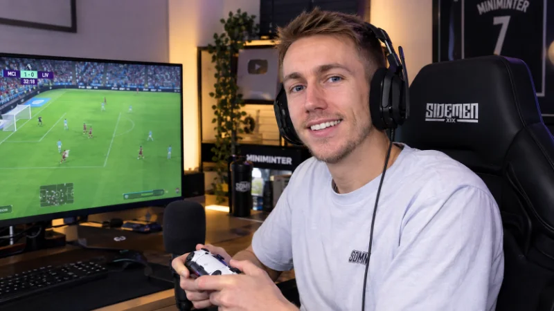 Miniminter recording FIFA gameplay content at his desk